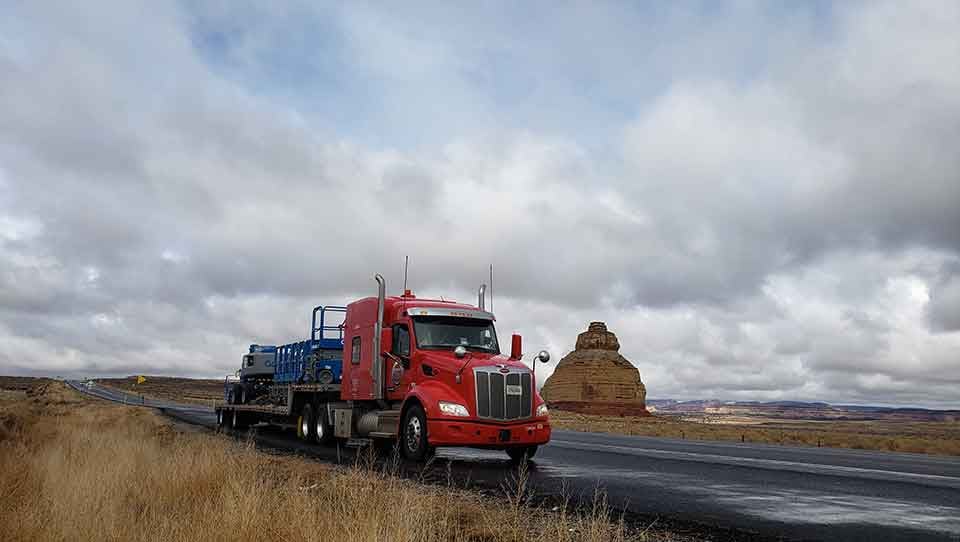 Step-deck-truck-on-a-cloudy-day